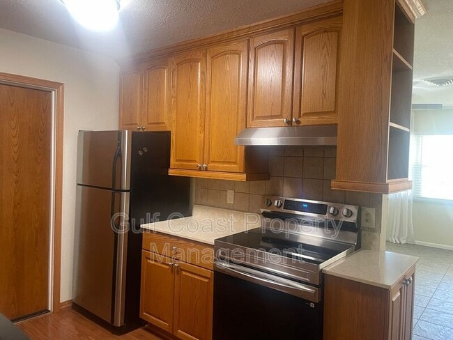 Foto del edificio - 220 Avalon Rd