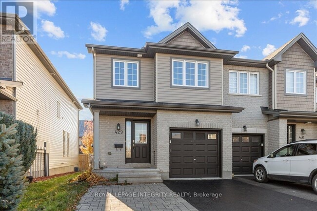 Building Photo - 429 Haresfield Ct
