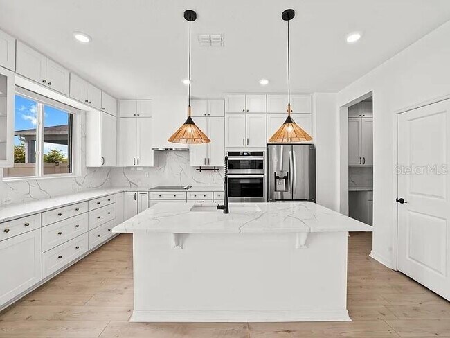 Foto del edificio - 5005 Golden River Ln