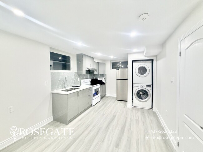 Building Photo - Pet-Friendly 1 Bedroom + Den Apartment with Parking in Kitchener