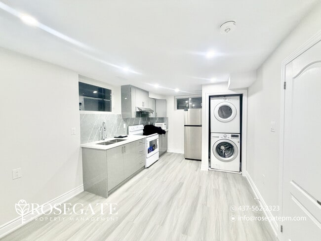 Photo du bâtiment - Pet-Friendly 1 Bedroom + Den Apartment with Parking in Kitchener