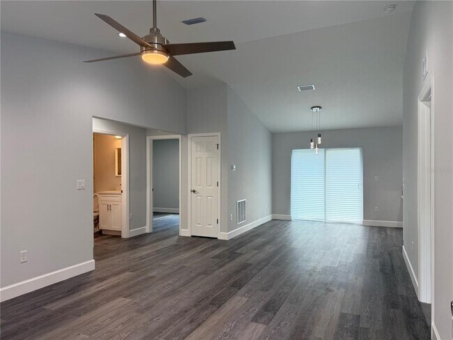 Foto del edificio - 15424 SW 27th Ln