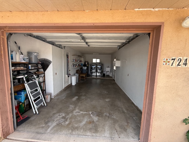 Building Photo - 7241 Village Dr