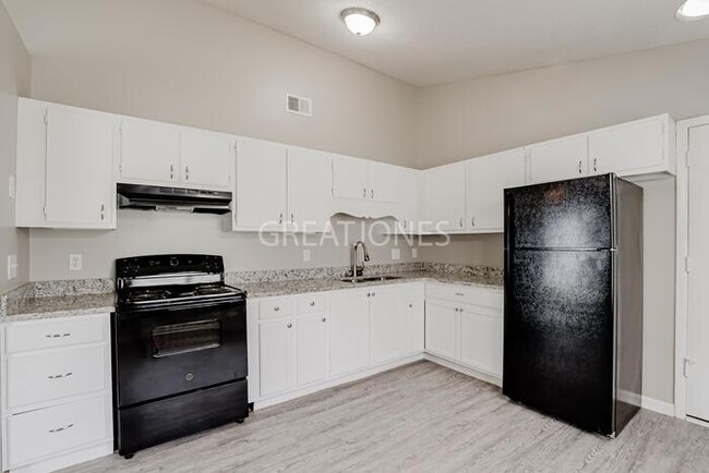 Foto del edificio - 150 Raintree Ln
