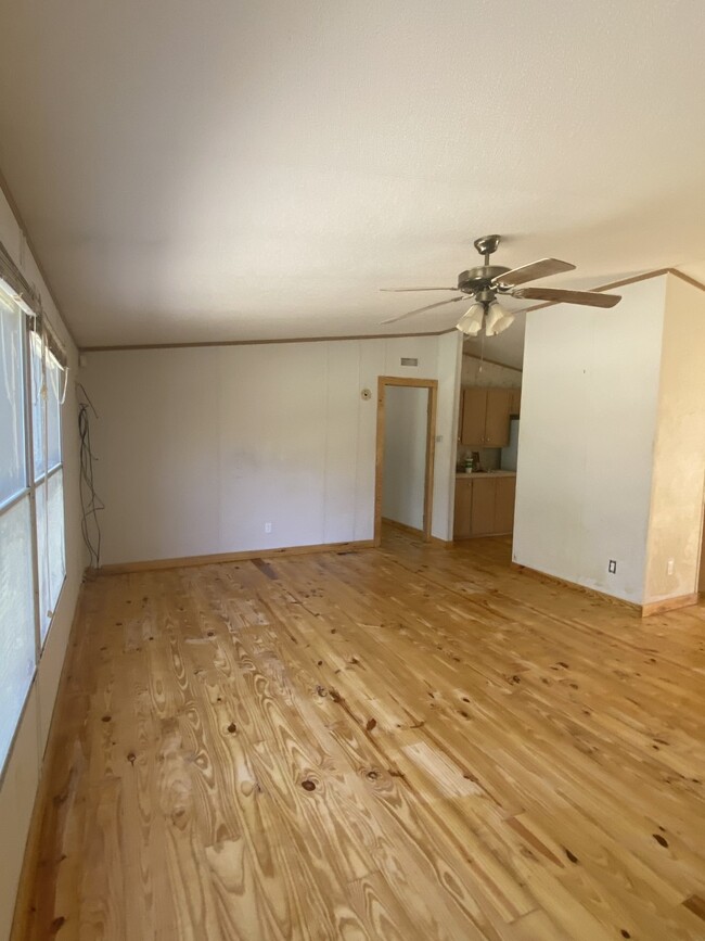 Building Photo - 6480 County Rd 4522