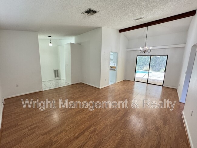 Foto del edificio - 7908 Knight Dr