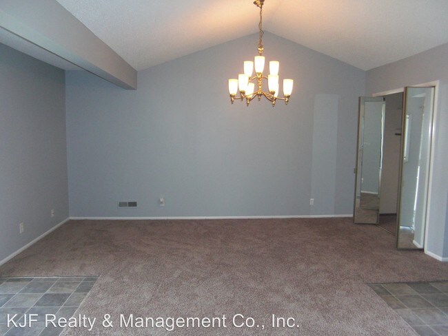 Building Photo - 4 br, 2 bath House - 3525 Noble Avenue North