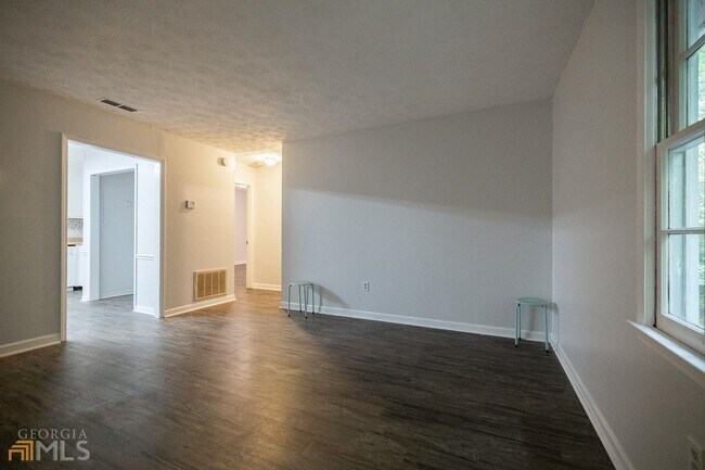 Building Photo - 147 Park Ridge Ct
