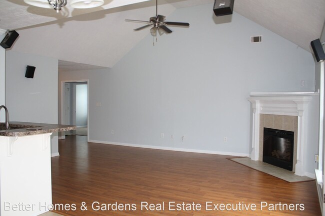Building Photo - 3 br, 2 bath House - 557 Lory Lane
