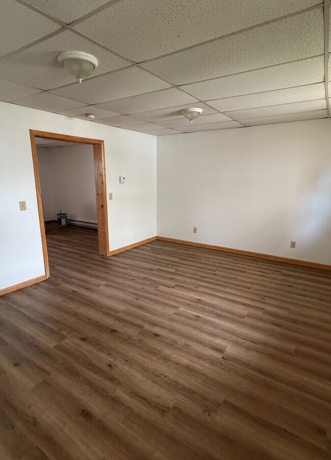 Building Photo - 67 Main St