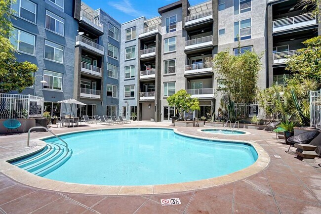 Foto del edificio - Stadium House Apartments