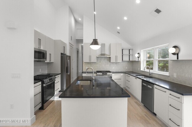 Building Photo - 1405 Ridge Ave