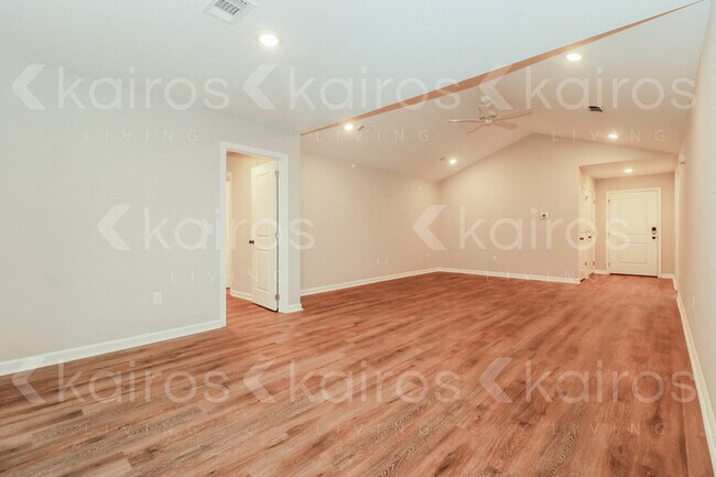 Foto del edificio - 107 Cottage Grove Rd