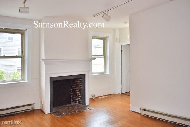 Building Photo - 323 Wickenden St