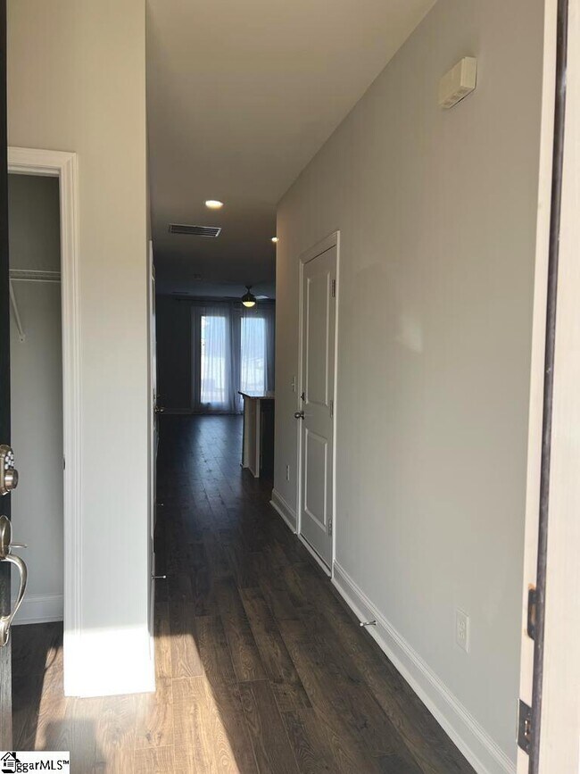 Building Photo - 116 Turfway Dr