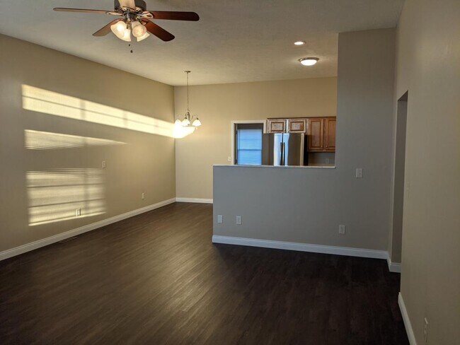 Foto del edificio - 1814 Cedarcrest Ave