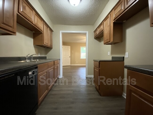 Building Photo - 4569 McCrory Ave