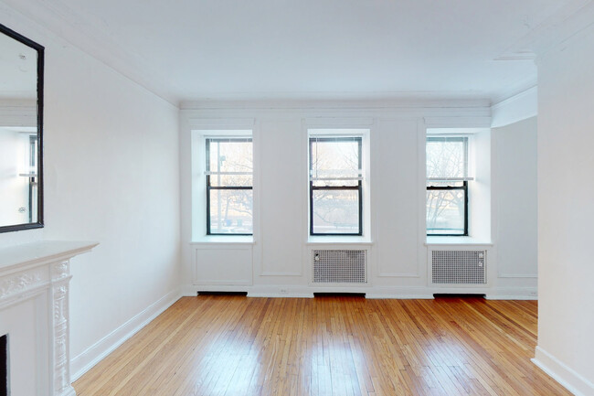 Dining/Living room - 5120 S. Hyde Park Boulevard