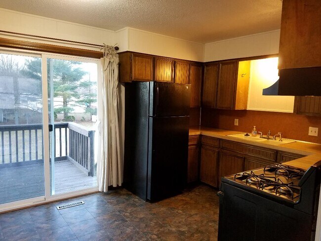 Kitchen pic 2 - 410 60th St SE