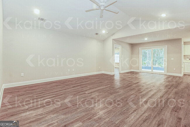 Foto del edificio - 155 Cottage Grove Rd