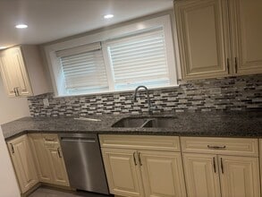 Building Photo - 8044 N Oriole Ave