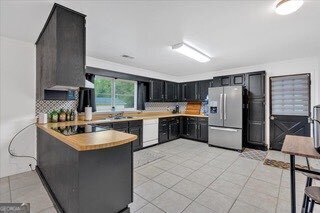 Building Photo - 115 Pine Tree Dr