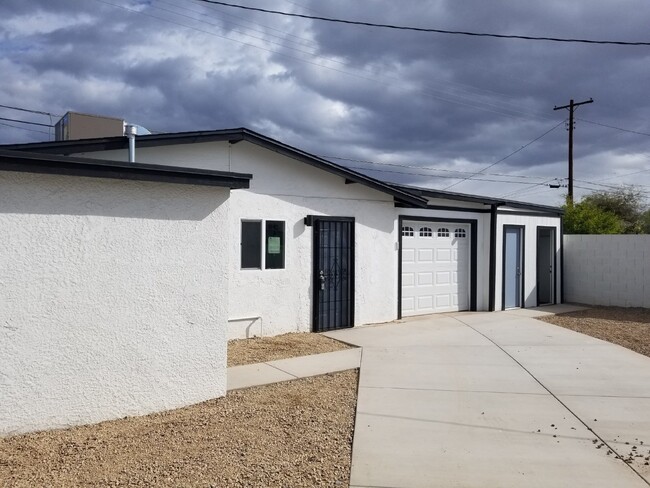 Foto del edificio - Amazing 2 Bedrooms 1 Bathroom with 1 car g...