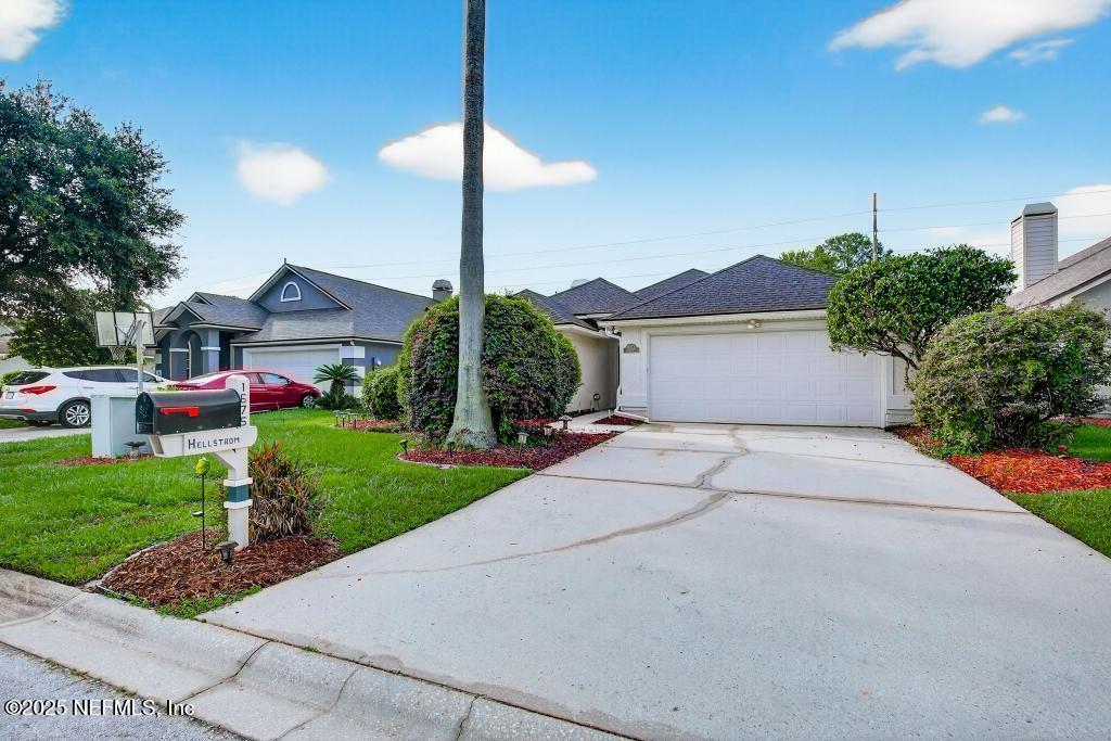 Foto principal - 1675 Rustling Dr