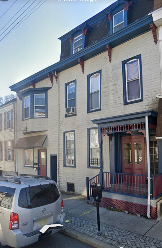470 S Main St Unit 2, Phillipsburg, NJ 08865 Room for Rent in