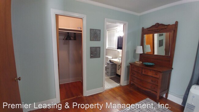 Building Photo - 1 br, 1 bath House - 224 East 52nd Street
