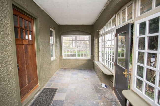 Foto del edificio - 315 Cypress Ave