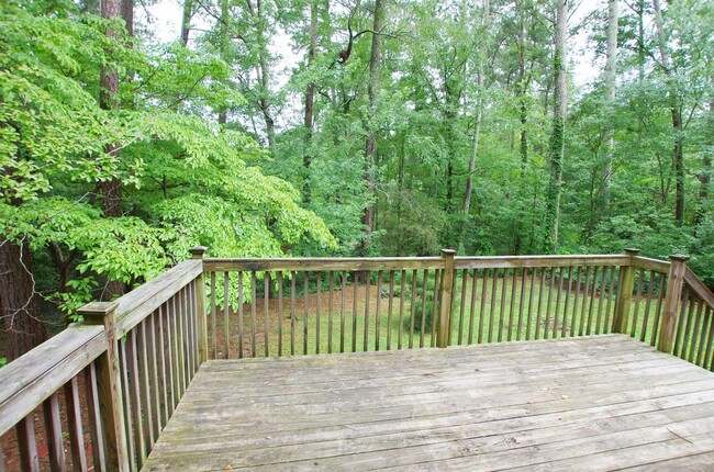 Building Photo - 3852 Tanglewood Rd