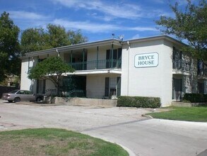Building Photo - 4901 Bryce Ave