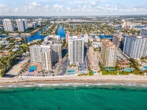 Building Photo - 3140 S Ocean Dr