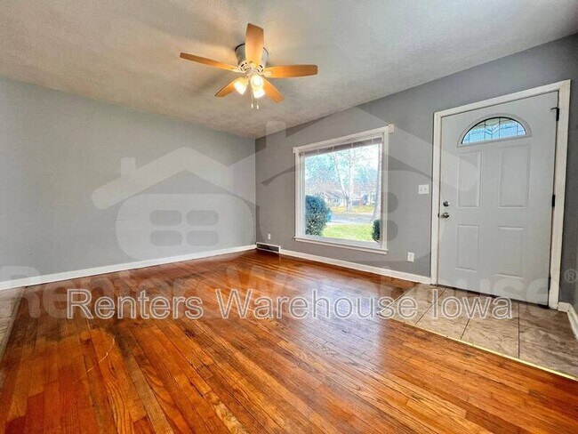 Building Photo - 1142 Polk Blvd
