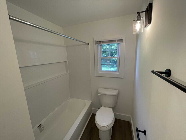 Building Photo - 1419 NY-376