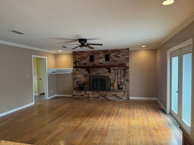 Building Photo - 4 Bedroom Rental in North Wakulla