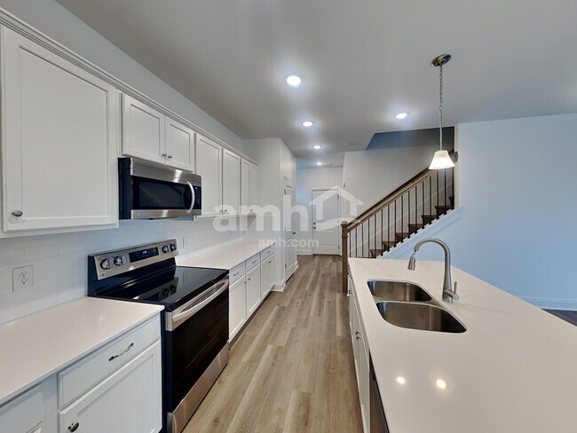 Foto del edificio - 6059 Rosemore Ln