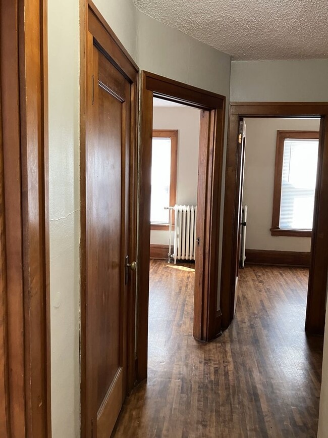 Building Photo - 1016 Litchfield Ave SW