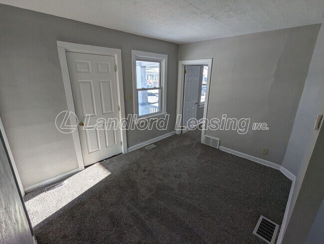 Foto del edificio - $595 Security Deposit Special!