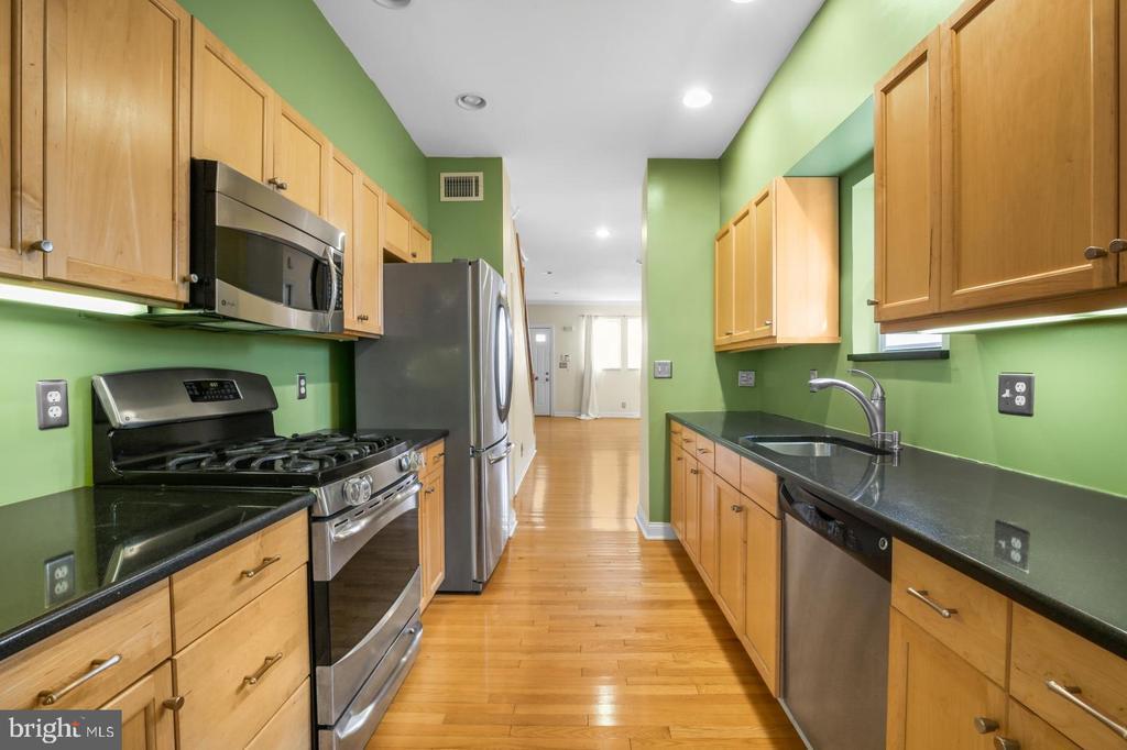 Primary Photo - 2308 Pemberton St