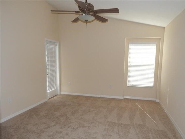 Foto del edificio - 3722 Hampton Hills Dr