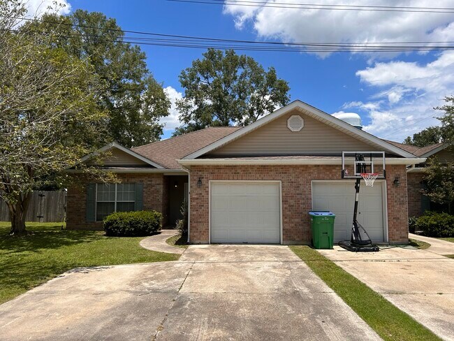 Foto del edificio - 12341 Pine View Ln