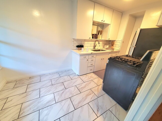 Building Photo - 1753 E Ocean Blvd