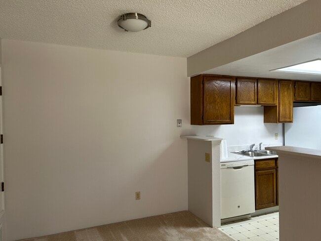 Building Photo - 8335 Fairmount Dr