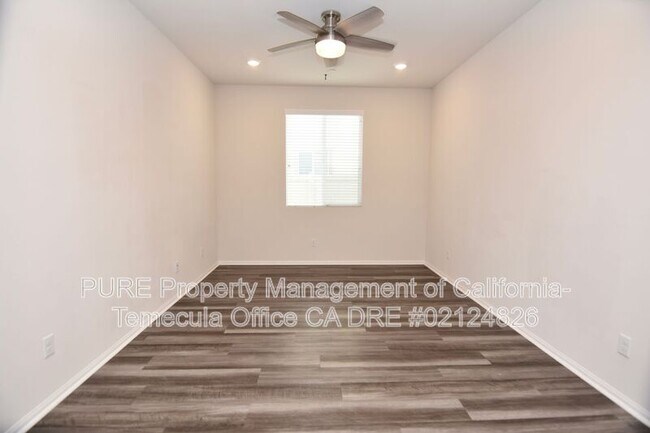 Foto del edificio - 24279 Insignia Dr