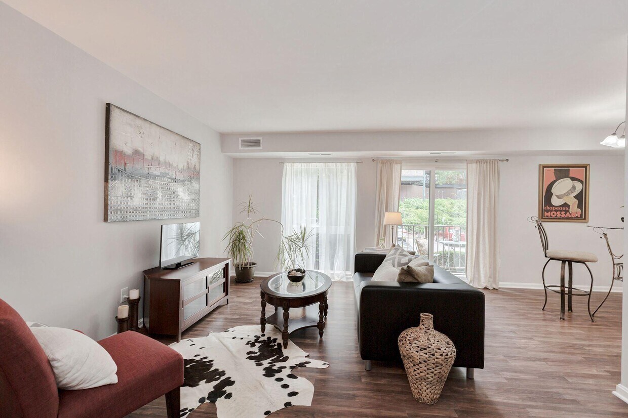 Foto principal - 6151 Edsall Rd