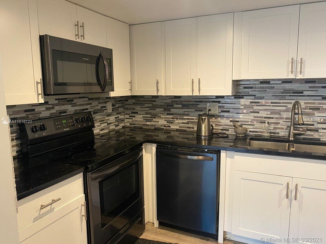 Foto del edificio - 837 NW 81st Terrace
