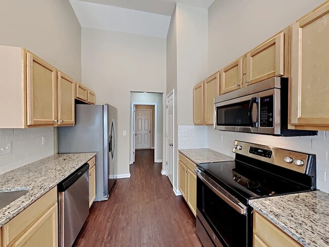 Building Photo - 423 Woodchase Green Dr