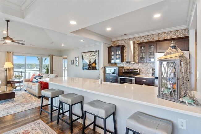 Building Photo - 248 E Palisades Condo Dr